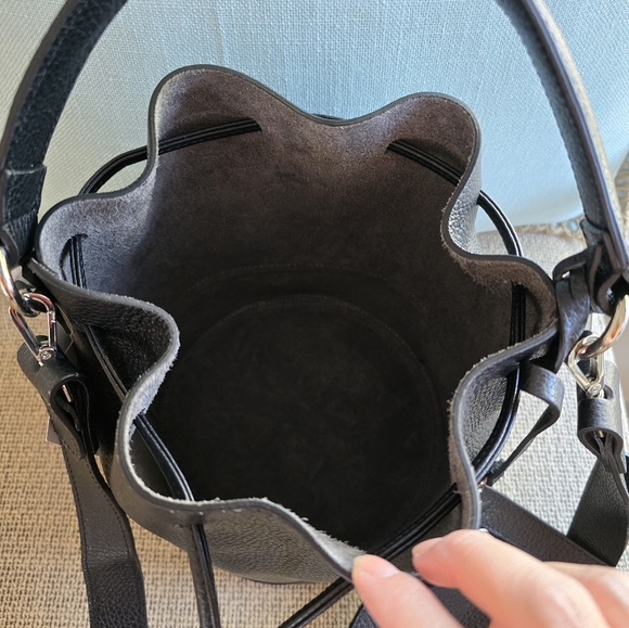 NWT Aquatalia Bucket leather bag - Picture 9 of 13